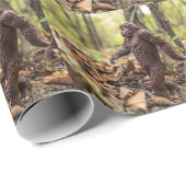 Bigfoot Wrapping Paper | Sasquatch Geschenkpapier (Rolleneckpunkt)