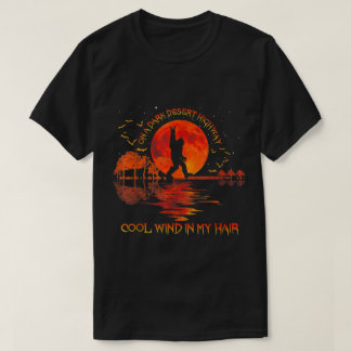 Bigfoot-Wüsten-Highway Retro-Mond-Silhouetten-Kuns T-Shirt
