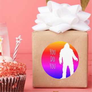 Bigfoot You Do You Round Aufkleber