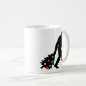 Bigfoot zieht Weihnachtsbaum  Kaffeetasse (VorderseiteRechts)