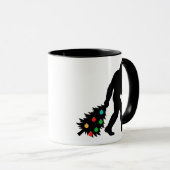 Bigfoot zieht Weihnachtsbaum Tasse (VorderseiteRechts)