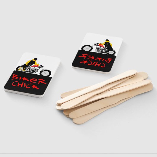 BIKER CHICK sitzt auf ihrem Motorrad Fächer (Non-assembled)