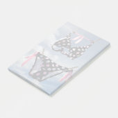 Bikini auf einer Kleidung Post-it Klebezettel (angewinkelt)