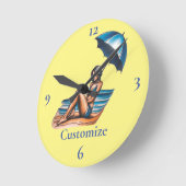 Bikini Girl Beach Napping Thunder_Cove Runde Wanduhr (Winkel)