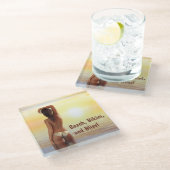 Bikini Girl Posing im Meer bei Sonnenuntergang Glasuntersetzer (Schrägansicht)