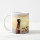 Bikini Girl Posing im Meer bei Sonnenuntergang Kaffeetasse (Links)