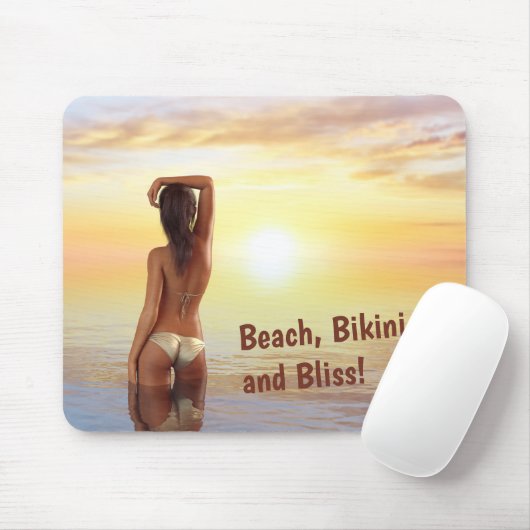 Bikini Girl Posing im Meer bei Sonnenuntergang Mousepad (Mit Mouse)