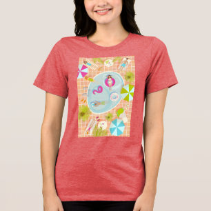 Bikini-Girls und Typ spielen Schwimmbadspiel Tri-Blend Shirt