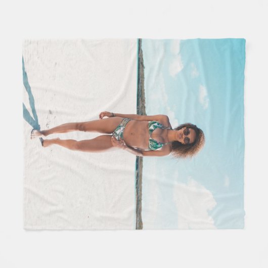 Bikini mit stehendem Sand Fleecedecke (Vorderseite (Horizontal))