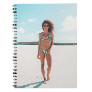 Bikini mit stehendem Sand Notizblock