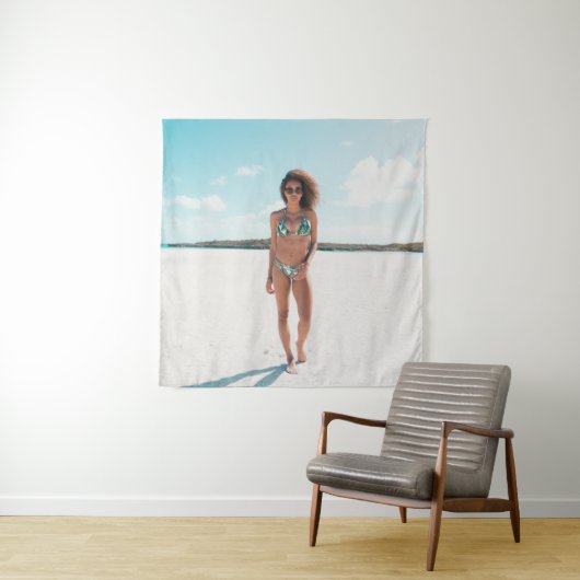 Bikini mit stehendem Sand Wandteppich (Beispiel)