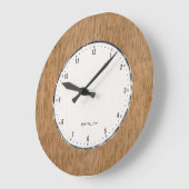 Bild der braunen hölzernen Beschaffenheit mit Große Wanduhr (Winkel)