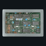 Bild der elektronischen Leiterplatte Rechteckige Gürtelschnalle<br><div class="desc">Das computergedruckte Schaltbrett-Bild mit Schaltbrettern,  die Komponenten wie integrierte Schaltungen,  Dioden,  Widerstände und Kondensatoren von einer elektronischen Kontrolle auf einer Diskette enthalten. Perfektes Geschenk für Ingenieure,  Techniker,  Elektronik und Computerfreaks und Geeks aller Art.</div>