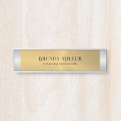 Bild eines silbernen Hintergrunds aus metallischem Türschild (Vorderseite )