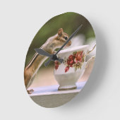 Bild von Chipmunk mit ChinaTeacup Runde Wanduhr (Winkel)