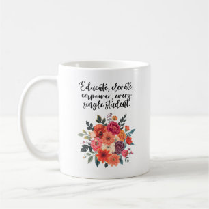 Bilden Sie jeden Schüler aus, erheben Sie ihn und Kaffeetasse