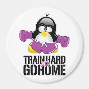 Bilden Sie stark aus oder gehen Sie ZuhausePenguin Magnet