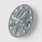 Bildhauerische Rose in grauer Blume Kunst Runde Wanduhr (Winkel)