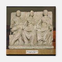 Bildhauerkunst einer Dreifach-Mutter-Gottheit