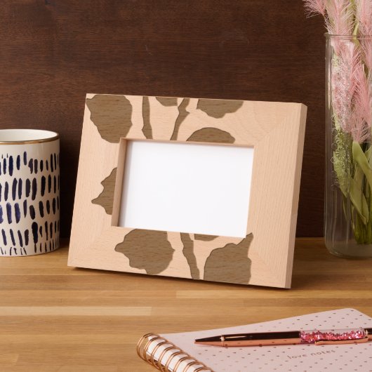 BILDRAHMENDEKORATION STIL UND DESIGN GEÄTZTE RAHMEN (Links)