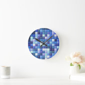 Bildspielpixel blaues Quadrat Muster Runde Wanduhr (Zuhause)