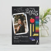 Bildung Chalkboard Abschluss Portrait Einladung (Stehend Vorderseite)