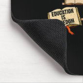 Bildung ist Freiheit Afrikanisches Junetchen Schwa Mousepad (Ecke)