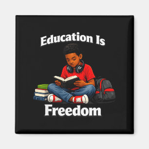Bildung ist Freiheit Lesen Design schwarze Geschic Magnet