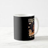 Bildung ist freiheitlich stolz afrikanischer ameri kaffeetasse (VorderseiteRechts)