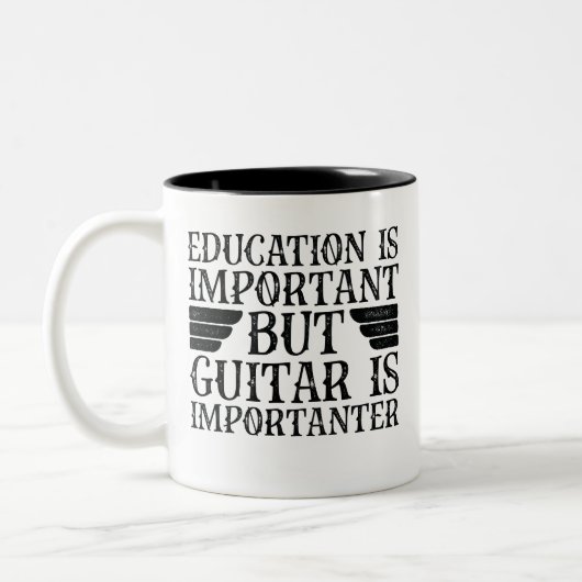Bildung ist wichtig, aber Gitarre ist wichtig Zweifarbige Tasse (Links)