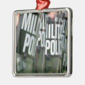 Bildung von Kontrollen Ornament Aus Metall (Links)