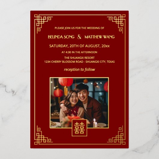 BILINGUAL Photo Red Gold Chinese Wedding Folieneinladung (Vorderseite)