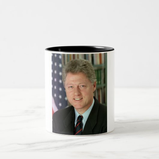 Bill Clinton Zweifarbige Tasse (Mittel)