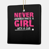 Billiard Player | Billardmädchen mit einem Krug Keramikornament (Links)