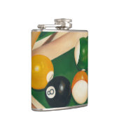 Billiardtisch mit Balls und Chalk Flachmann (Rechts)