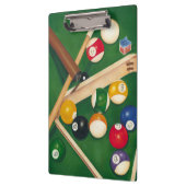 Billiardtisch mit Balls und Chalk Klemmbrett (Links)