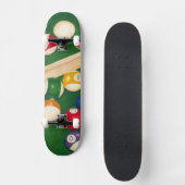Billiardtisch mit Balls und Chalk Skateboard (Vorderseite)