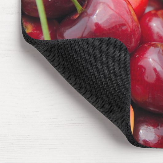 Bing und regnerischere Kirschen Mousepad (Ecke)