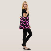 Bingo Balls Spaß rosa und schwarz Tasche (Am Model)