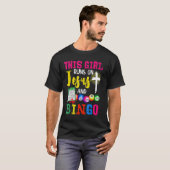 Bingo Shirt Dieses Mädchen läuft auf Jesus und Bin (Vorne ganz)