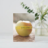 Bio Aufkleber auf Apfel Postkarte (Stehend Vorderseite)