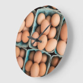 Bio Eier in den Kisten Große Wanduhr (Winkel)