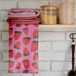 Bio Erdbeeren im Sommer rot auf rosa Untergrund Geschirrtuch<br><div class="desc">Niedliche Bio Gouache Erdbeeren Malerei. Sommerkollektion.</div>
