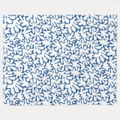 Bio Formen Abstrakt 240822 - White on Indigo Fleecedecke (Vorderseite (Horizontal))