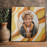Bio Line Abstrakt Art - 1 Foto - Honey Colors Fliese<br><div class="desc">Eine Bio abstrakte Linienkunst in warmen Gelb- und Brauntönen. Das moderne Design hebt Ihr LieblingsFoto hervor. Es enthält auch einen einfachen Schriftart für den Namen und ein abstraktes Kunstmuster. Wenn Sie etwas bewegen möchten,  klicken Sie auf die Schaltfläche Anpassen,  um Änderungen vorzunehmen.</div>