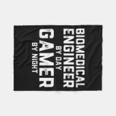 Biomedical Engineer By Day Gamer By Night Bio Med  Fleecedecke (Vorderseite (Horizontal))