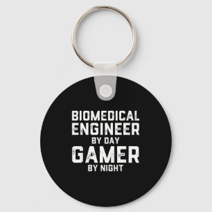 Biomedizinischer Ingenieur bei Tag, Gamer bei Nach Schlüsselanhänger