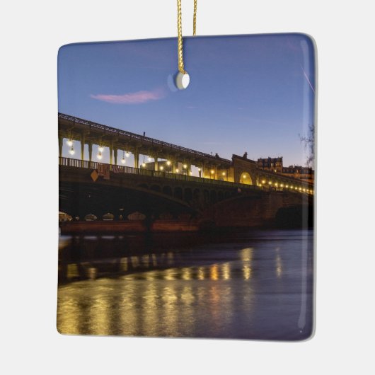 Bir-Hakeim-Brücke bei Morgendämmerung im Winter -  Keramikornament (Links)