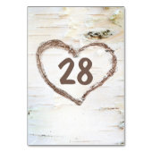 Birch Bark Carved Herz Rustikale Hochzeit Tischnummer (Vorderseite)