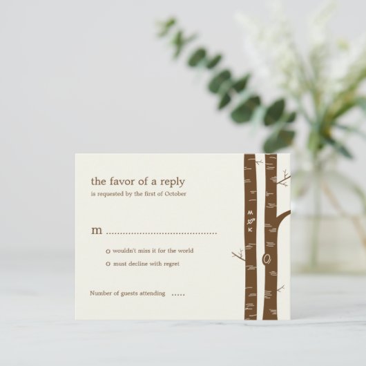 Birch Trees Wedding RSVP Card - Mandeln (Stehend Vorderseite)